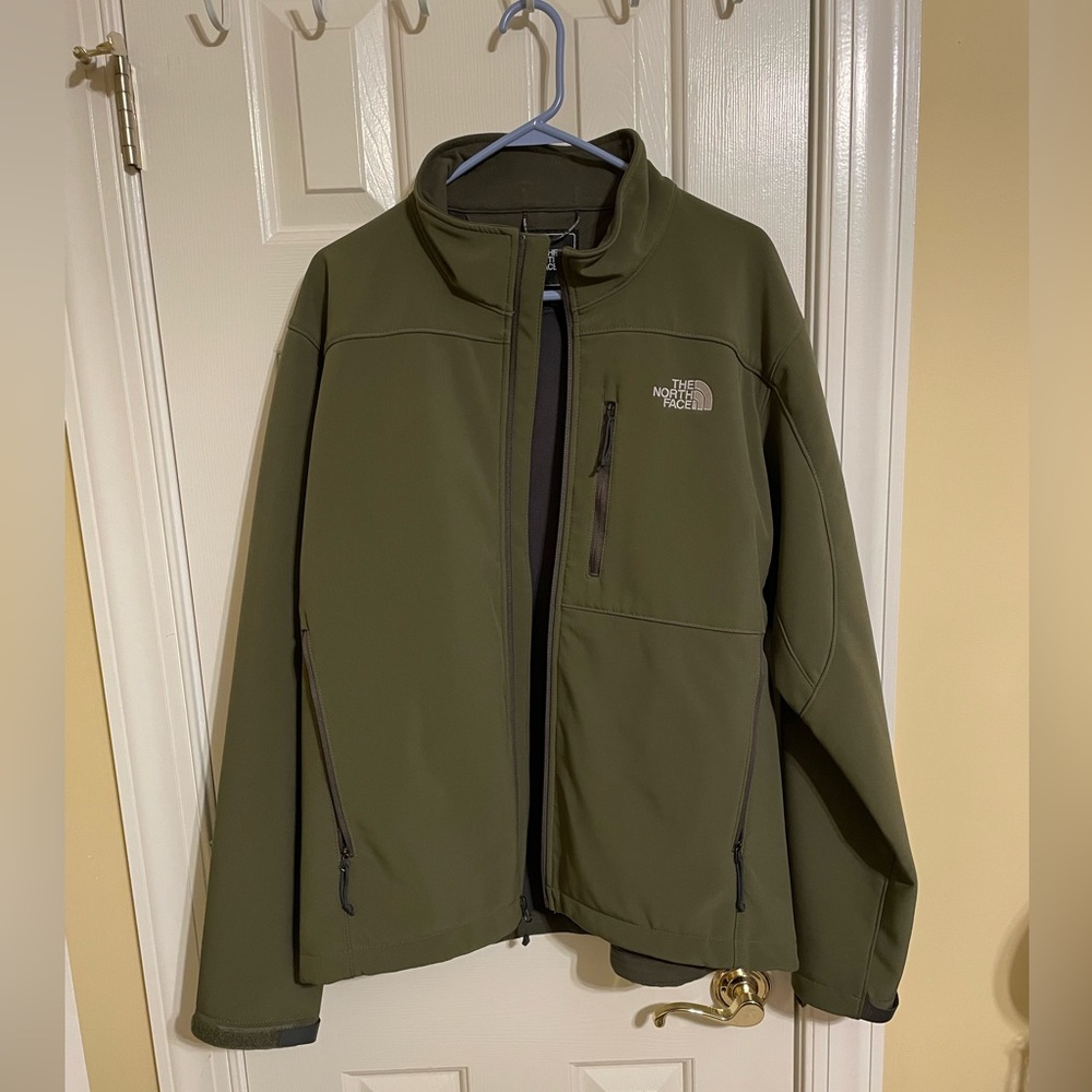 The North Face Apex Barrier Soft Shell Men’s Jacket, Size L
